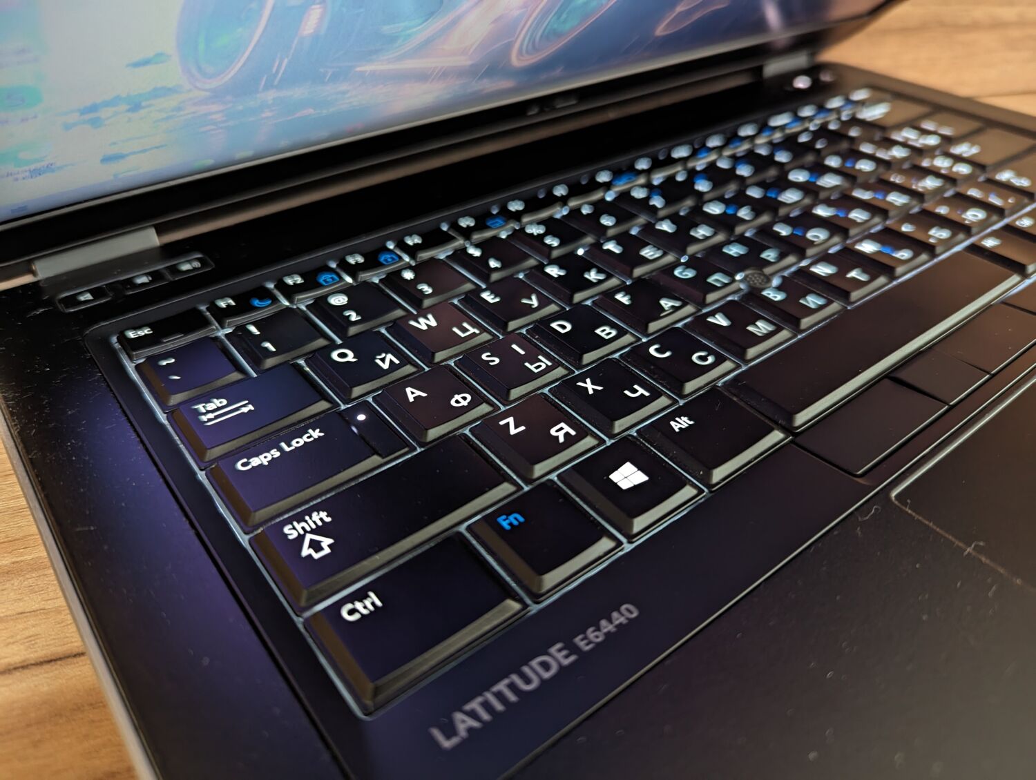 Ноутбук Dell Latitude E6440 / 14" (1600x900) TN / Intel Core i5-4300M (2 (4) ядра по 2.6 - 3.3 GHz) / 8 GB DDR3 / 240 GB SSD / Intel HD Graphic 4600 / WebCam / Windows 10 - Зображення 6