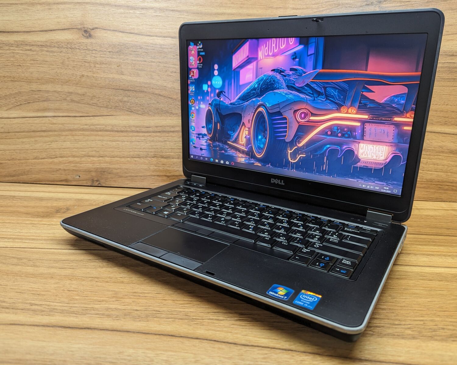 Ноутбук Dell Latitude E6440 / 14" (1600x900) TN / Intel Core i5-4300M (2 (4) ядра по 2.6 - 3.3 GHz) / 8 GB DDR3 / 240 GB SSD / Intel HD Graphic 4600 / WebCam / Windows 10 - Зображення 5
