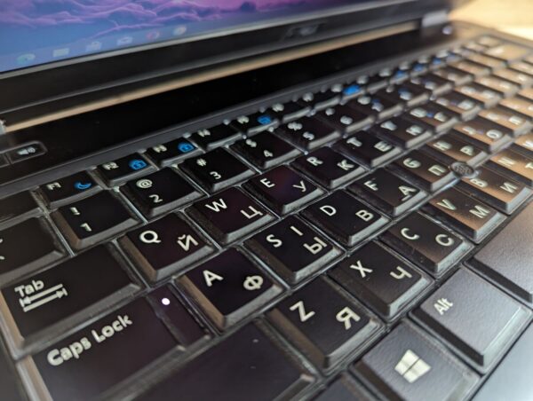 Ноутбук Б-клас Dell Latitude E6440 / 14" (1600x900) TN / Intel Core i5-4300M (2 (4) ядра по 2.6 - 3.3 GHz) / 8 GB DDR3 / 256 GB SSD / Intel HD Graphic 4600 / WebCam / Windows 10 - Зображення 8