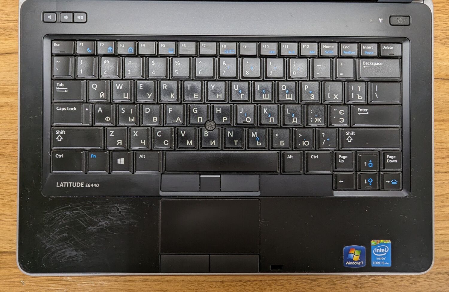 Ноутбук Б-клас Dell Latitude E6440 / 14" (1600x900) TN / Intel Core i5-4300M (2 (4) ядра по 2.6 - 3.3 GHz) / 8 GB DDR3 / 256 GB SSD / Intel HD Graphic 4600 / WebCam / Windows 10 - Зображення 5