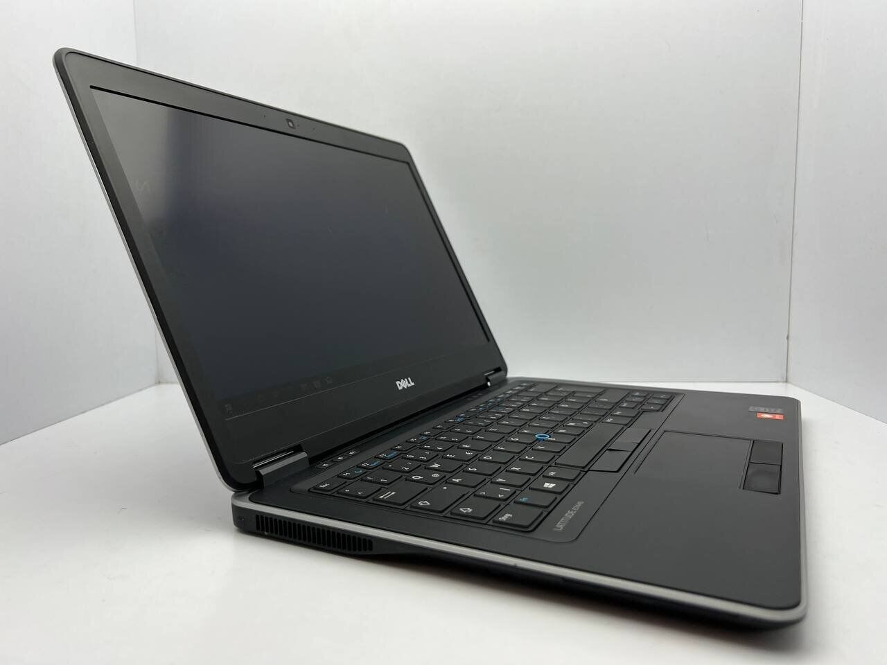 Ноутбук Dell Latitude E7440 / 14" (1366x768) TN / Intel Core i5-4300U (2 (4) ядра по 1.9 - 2.9 GHz) / 4 GB DDR3 / 120 GB SSD / Intel HD Graphics 4400 / WebCam - Зображення 3