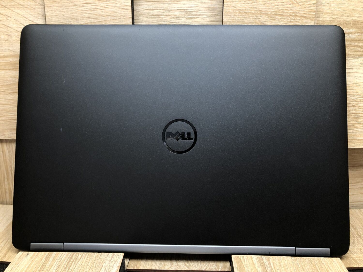 Ультрабук Dell Latitude E7470 / 14" (1920x1080) IPS / Intel Core i5-6300U (2 (4) ядра по 2.4 - 3.0 GHz) / 8 GB DDR4 / 256 GB SSD M.2 / Intel HD Graphics 520 / WebCam - Зображення 8