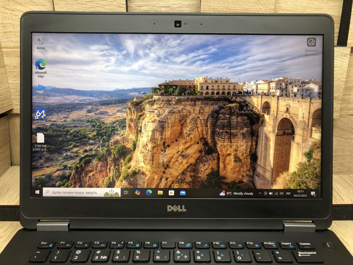 Ультрабук Dell Latitude E7470 / 14" (1920x1080) IPS / Intel Core i5-6300U (2 (4) ядра по 2.4 - 3.0 GHz) / 8 GB DDR4 / 256 GB SSD M.2 / Intel HD Graphics 520 / WebCam - Зображення 3
