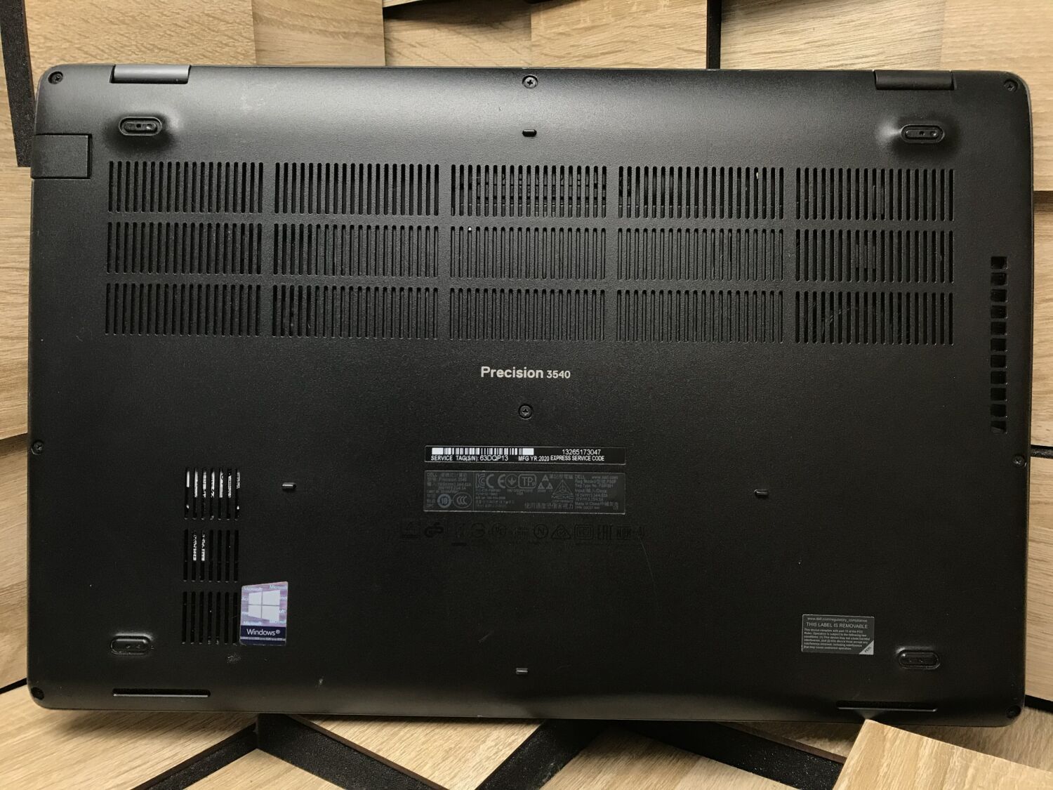 Ноутбук Dell Precision 3540 / 15.6" (1366x768) TN / Intel Core i5-8365U (4 (8) ядра по 1.6 - 4.1 GHz) / 8 GB DDR4 / 240 GB SSD M.2 / Intel UHD Graphics 620 / WebCam / Fingerprint / HDMI / Windows 10 ліцензія - Зображення 9