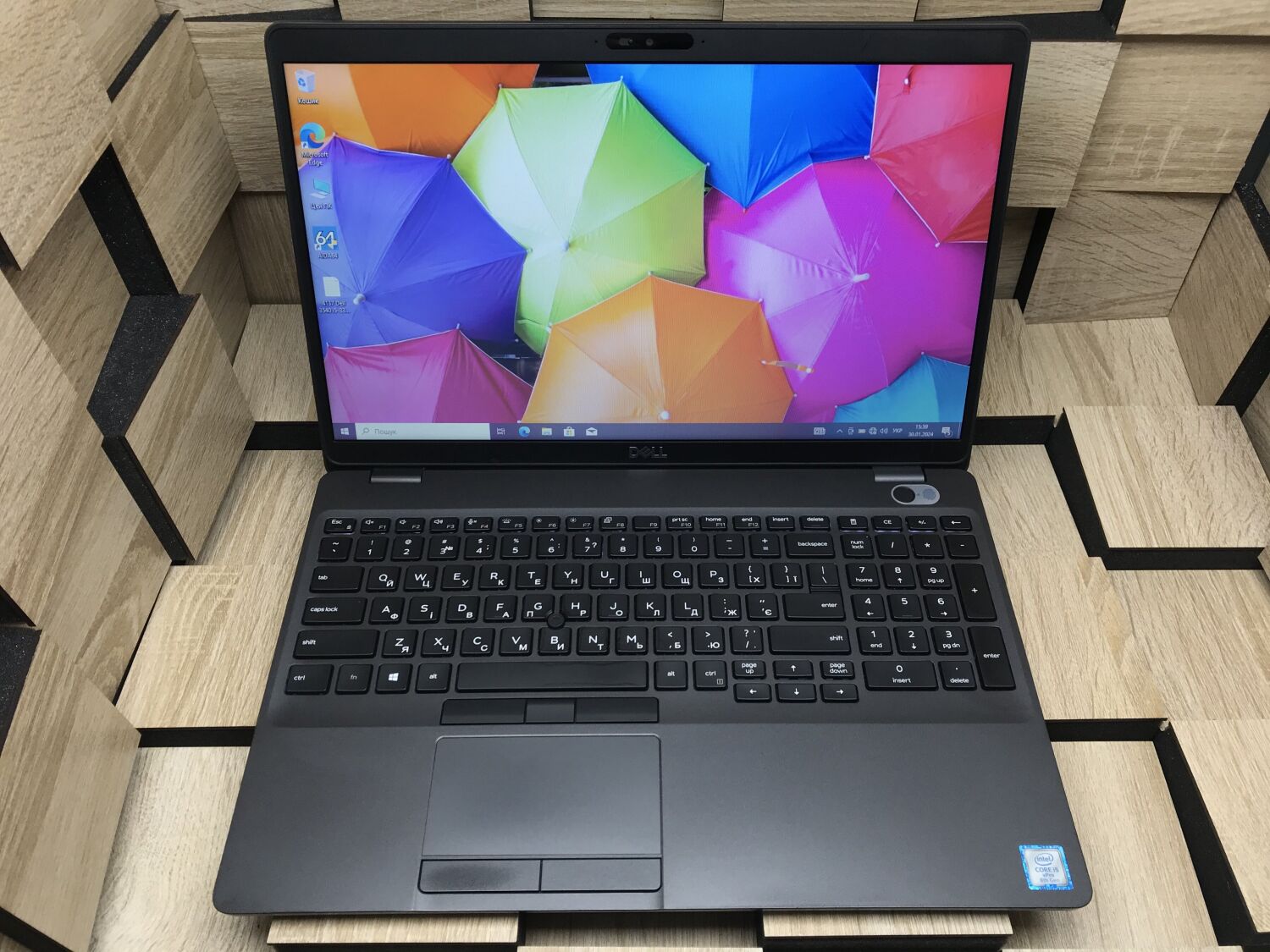 Ноутбук Dell Precision 3540 / 15.6" (1366x768) TN / Intel Core i5-8365U (4 (8) ядра по 1.6 - 4.1 GHz) / 8 GB DDR4 / 240 GB SSD M.2 / Intel UHD Graphics 620 / WebCam / Fingerprint / HDMI / Windows 10 ліцензія - Зображення 2