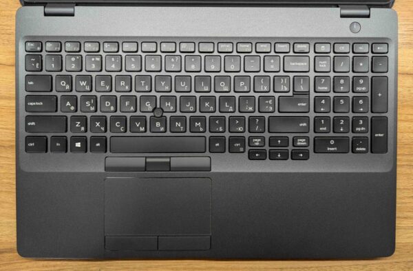 Ноутбук Dell Precision 3540 / 15.6" (1920x1080) IPS / Intel Core i5-8365U (4 (8) ядра по 1.6 - 4.1 GHz) / 16 GB DDR4 / 480 GB SSD / AMD Radeon Pro WX 2100, 2 GB GDDR5, 64-bit / WebCam / Windows 10 - Зображення 3