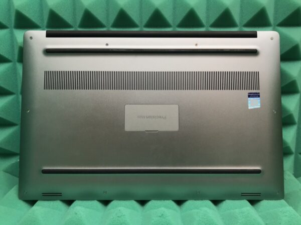 Ноутбук Б-клас Dell Precision 5520 / 15.6" (1920x1080) IPS / Intel Core i5-7440HQ (4 ядра по 2.8 - 3.8 GHz) / 16 GB DDR4 / 256 GB SSD M.2 / Intel HD Graphics 630 / WebCam / HDMI / Windows 10 ліцензія - Зображення 6