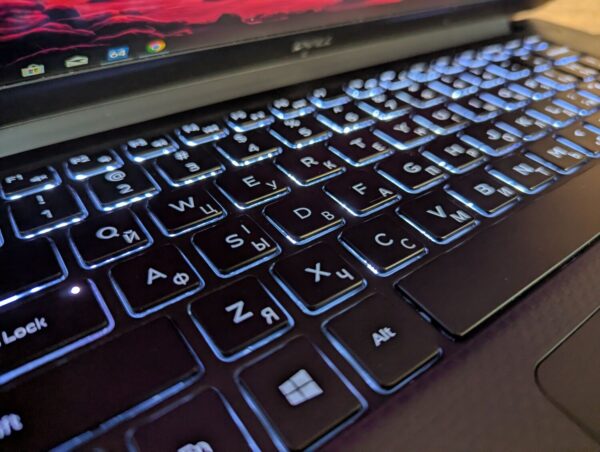 Ноутбук Dell XPS 15 9570 / 15.6" (1920x1080) IPS / Intel Core i5-8300H (4 (8) ядра по 2.3 - 4.0 GHz) / 16 GB DDR4 / 500 GB SSD / Intel UHD Graphics 630 / HDMI / Windows 10 - Зображення 6