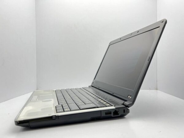Ноутбук Fujitsu Б-клас LifeBook FGNB225 / 13.3" (1366x768) TN / Intel Core i7-2620M (2 (4) ядра по 2.7 - 3.4 GHz) / 4 GB DDR3 / 500 GB HDD / Intel HD Graphics 3000 / WebCam - Зображення 4