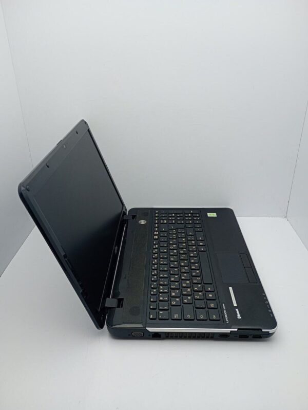 Ноутбук Б-клас Fujitsu Lifebook A531 / 15.6" (1366x768) TN / Intel Core i5-2410M (2 (4) ядра по 2.3 - 2.9 GHz) / 6 GB DDR3 / 320 GB HDD / Intel HD Graphics 3000 / WebCam - Зображення 3