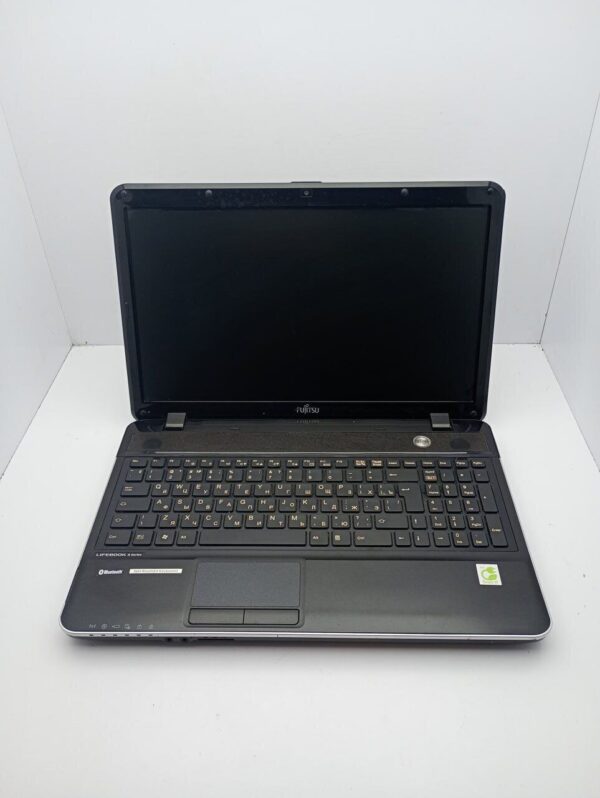 Ноутбук Б-клас Fujitsu Lifebook A531 / 15.6" (1366x768) TN / Intel Core i5-2410M (2 (4) ядра по 2.3 - 2.9 GHz) / 6 GB DDR3 / 320 GB HDD / Intel HD Graphics 3000 / WebCam - Зображення 2