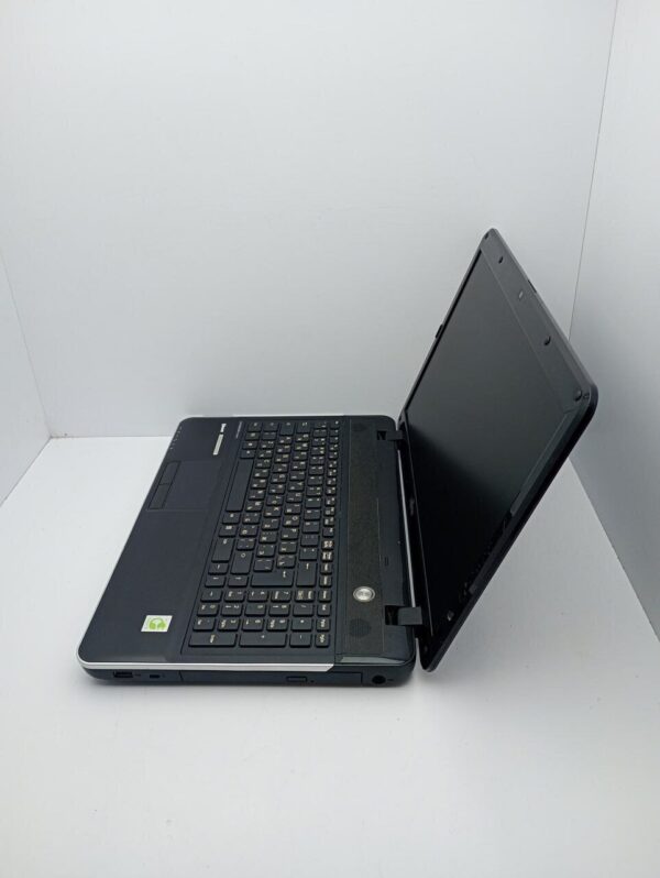 Ноутбук Б-клас Fujitsu Lifebook A531 / 15.6" (1366x768) TN / Intel Core i5-2410M (2 (4) ядра по 2.3 - 2.9 GHz) / 6 GB DDR3 / 320 GB HDD / Intel HD Graphics 3000 / WebCam - Зображення 4