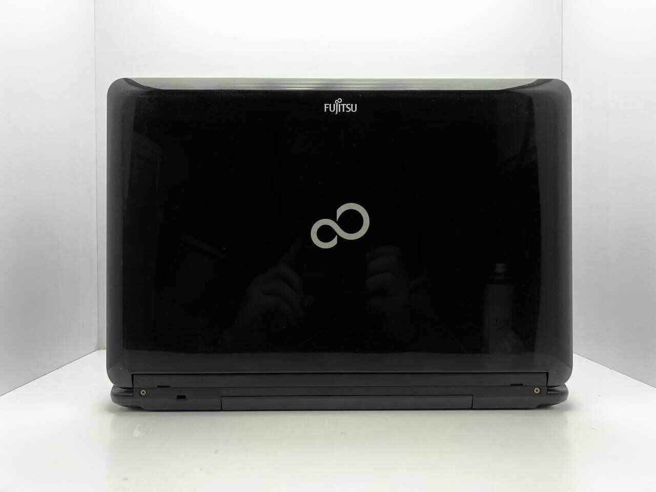 Ноутбук Fujitsu Lifebook AH530 / 15" (1366x768) TN / Intel Core i3-370M (2 (4) ядра по 2.4 GHz) / 4 GB DDR3 / 320 GB HDD / Intel HD Graphics / WebCam - Зображення 5