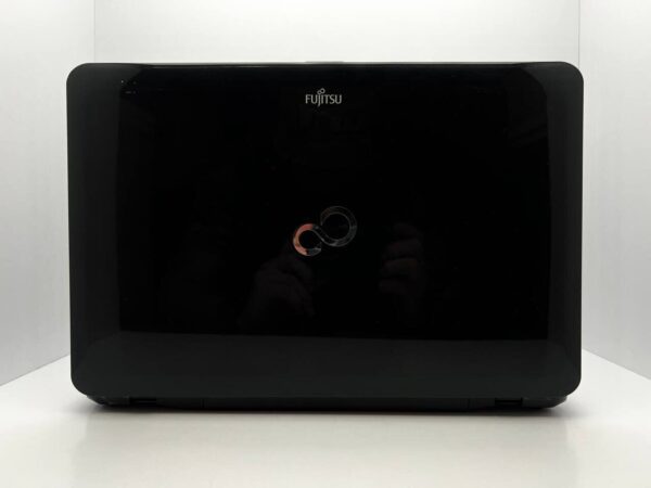 Ноутбук Fujitsu LifeBook AH531 / 15.6" (1366x768) TN / Intel Pentium B960 (2 ядра по 2.2 GHz) / 4 GB DDR3 / 320 GB HDD / Intel HD Graphics 2nd Generation / WebCam - Зображення 5