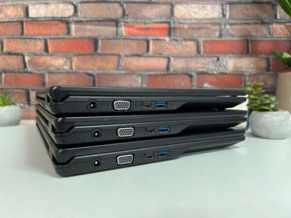 Ноутбук Fujitsu LifeBook E449 / 14" (1366x768) TN / Intel Core i3-7020U (2 (4) ядра по 2.3 GHz) / 8 GB DDR4 / 256 GB SSD M.2 / Intel UHD Graphics 620 / WebCam / Win 10 Pro - Зображення 5