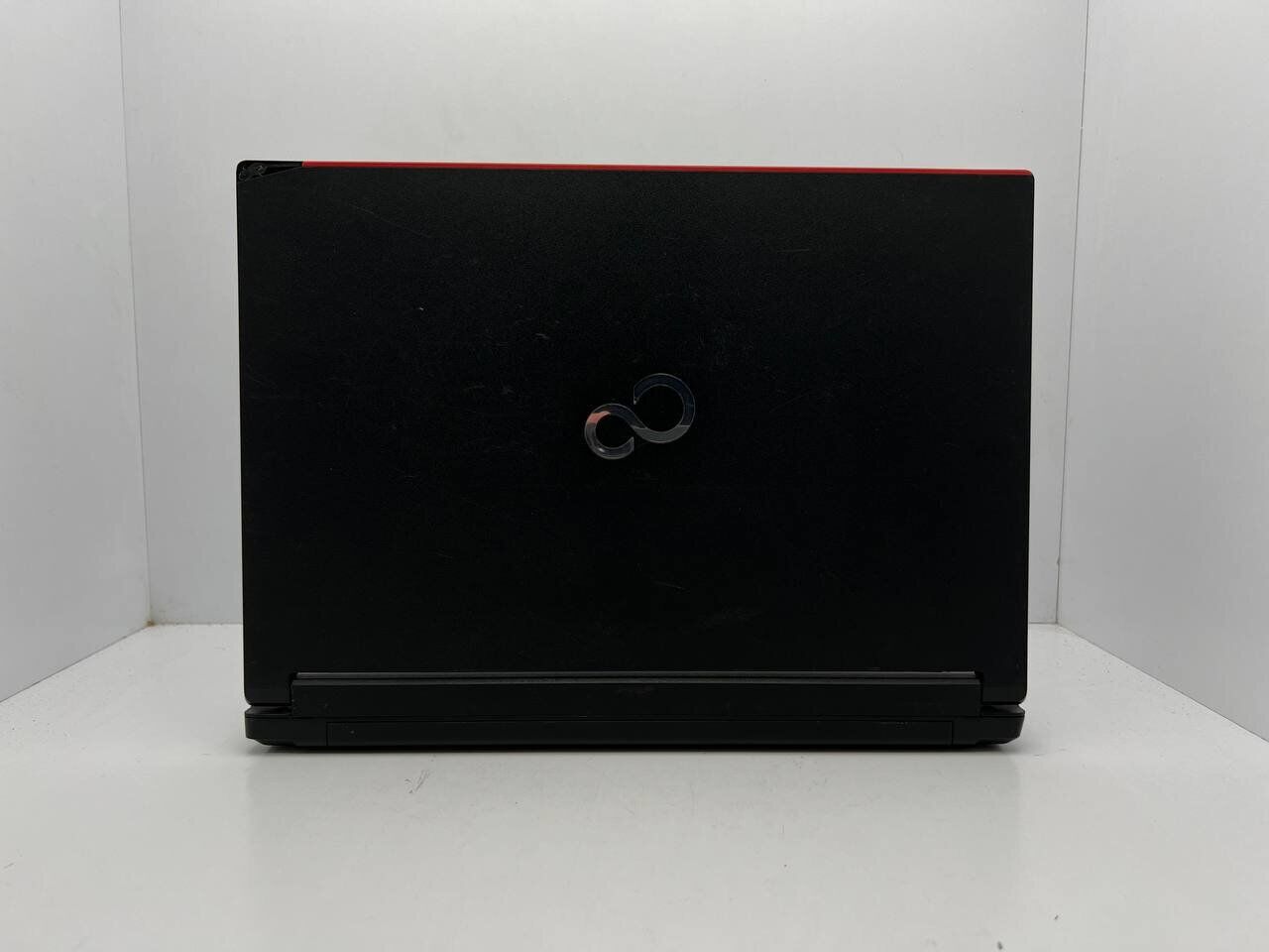 Ноутбук Fujitsu LifeBook E546 / 14" (1920x1080) IPS / Intel Core i5-6200U (2 (4) ядра по 2.3 - 2.8 GHz) / 8 GB DDR4 / 240 GB SSD / Intel HD Graphics 520 / WebCam - Зображення 5