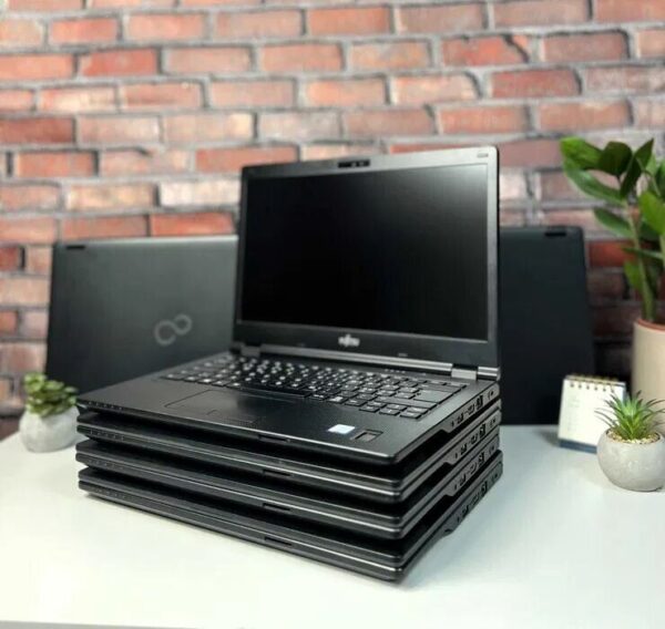 Ноутбук Fujitsu LifeBook E549 / 14" (1920x1080) IPS / Intel Core i3-8145U (2 (4) ядра по 2.1 - 3.9 GHz) / 8 GB DDR4 / 256 GB SSD / Intel UHD Graphics / WebCam / Win 10 Pro - Зображення 6