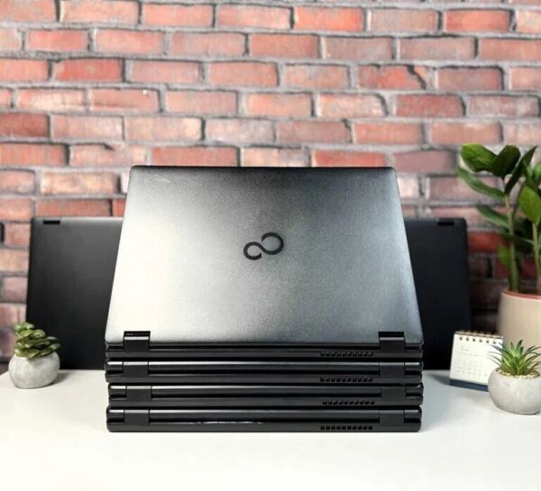 Ноутбук Fujitsu LifeBook E549 / 14" (1920x1080) IPS / Intel Core i3-8145U (2 (4) ядра по 2.1 - 3.9 GHz) / 8 GB DDR4 / 256 GB SSD / Intel UHD Graphics / WebCam / Win 10 Pro - Зображення 7