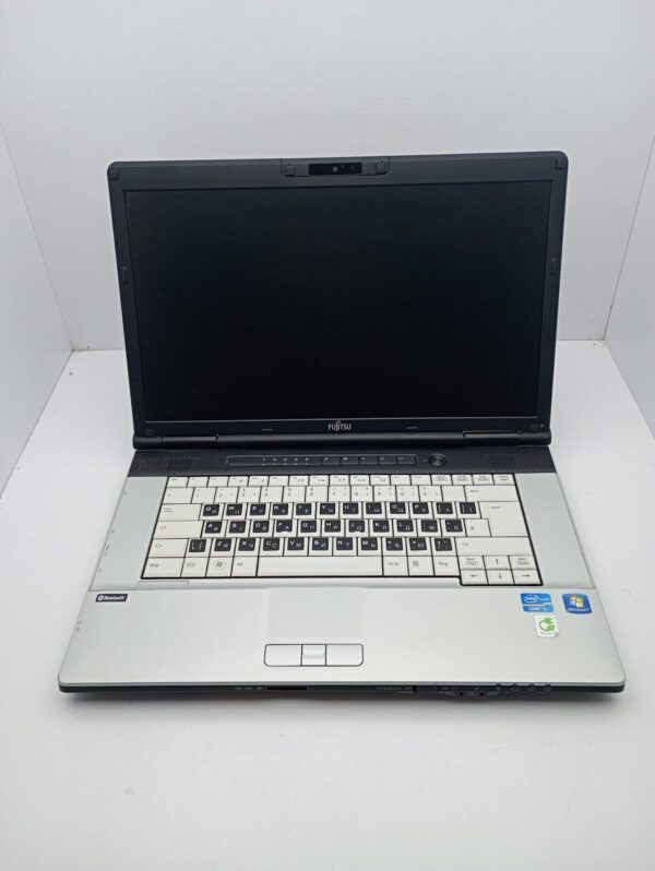 Ноутбук Fujitsu LifeBook E751 / 15.6’’ (1366x768) TN / Intel Core i5-2520M (2 (4) ядра по 2.5 - 3.2 GHz)/ 6 GB DDR3 / 500 GB HDD / Intel HD Graphics 3000 / WebCam - Зображення 2
