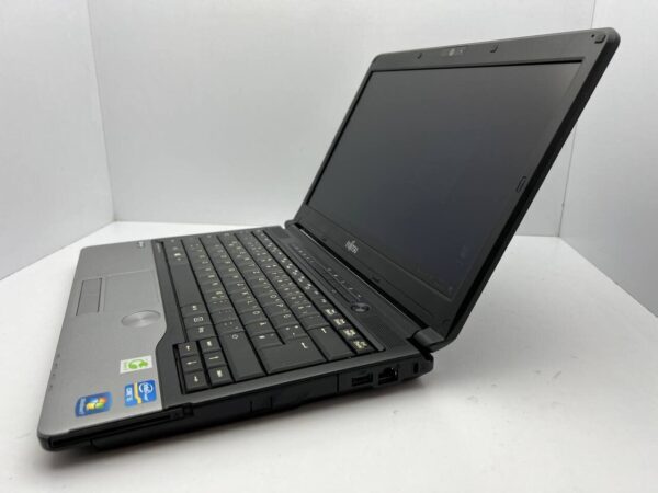 Ноутбук Fujitsu LifeBook S762 / 13.3" (1366x768) TN / Intel Core i5-3320M (2 (4) ядра по 2.6 - 3.3 GHz) / 4 GB DDR3 / 500 GB HDD / Intel HD Graphics 4000 / WebCam - Зображення 4