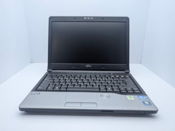 Ноутбук Fujitsu LifeBook S762 / 13.3" (1366x768) TN / Intel Core i5-3320M (2 (4) ядра по 2.6 - 3.3 GHz) / 6 GB DDR3 / 500 GB HDD / Intel HD Graphics 4000 / WebCam - Зображення 2