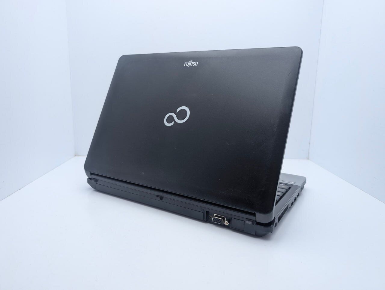 Ноутбук Fujitsu LifeBook S762 / 13.3" (1366x768) TN / Intel Core i5-3320M (2 (4) ядра по 2.6 - 3.3 GHz) / 6 GB DDR3 / 500 GB HDD / Intel HD Graphics 4000 / WebCam - Зображення 7