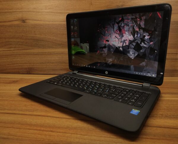 Ноутбук HP 15-1010dx / 15.6" (1366x768) TN Touch / Intel Core i3-4010U (2 (4) ядра по 1.7 GHz) / 8 GB DDR3 / 256 GB SSD / Intel HD Graphics 4400 / WebCam / Windows 10 - Зображення 5