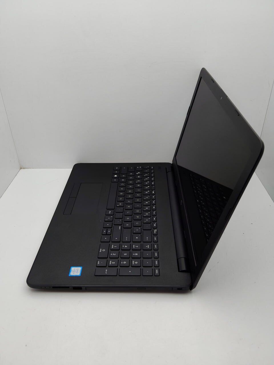 Ноутбук HP 15B / 15.6" (1366x768) TN / Intel Core i3-6006U (2 (4) ядра по 2.0 GHz) / 8 GB DDR4 / 240 GB SSD / Intel HD Graphics 520 / WebCam - Зображення 6