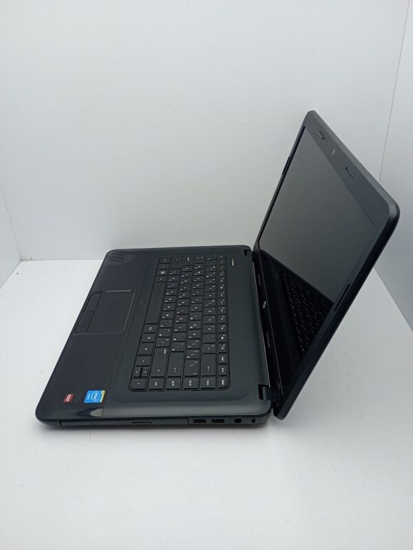 Ноутбук HP 2000 / 15.6" (1366x768) TN / Intel Pentium B960 (2 ядра по 2.2 GHz) / 6 GB DDR3 / 500 GB HDD / AMD Radeon HD 7400M, 1 GB GDDR3, 64-bit / WebCam - Зображення 6