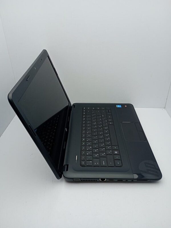 Ноутбук HP 2000 / 15.6" (1366x768) TN / Intel Pentium B960 (2 ядра по 2.2 GHz) / 6 GB DDR3 / 500 GB HDD / AMD Radeon HD 7400M, 1 GB GDDR3, 64-bit / WebCam - Зображення 5