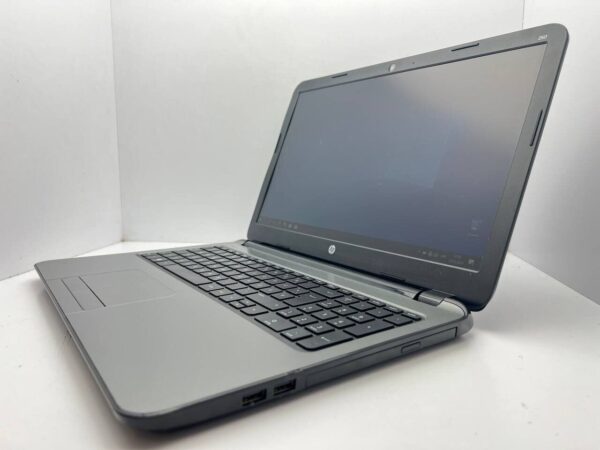 Ноутбук HP 250 G3 / 15.6" (1366x768) TN / Intel Celeron N2840 (2 ядра по 2.16 - 2.58 GHz) / 4 GB DDR3 / 120 GB SSD / Intel HD Graphics / WebCam - Зображення 4