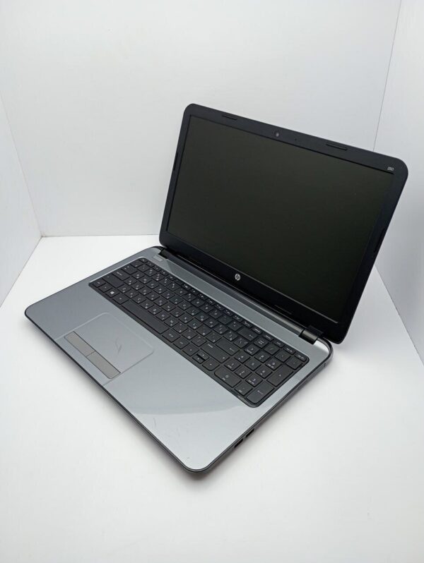 Ноутбук HP 250 G3 / 15.6" (1366x768) TN / Intel Celeron N2840 (2 ядра по 2.16 - 2.58 GHz) / 4 GB DDR3 / 500 GB HDD / Intel HD Graphics / WebCam - Зображення 4