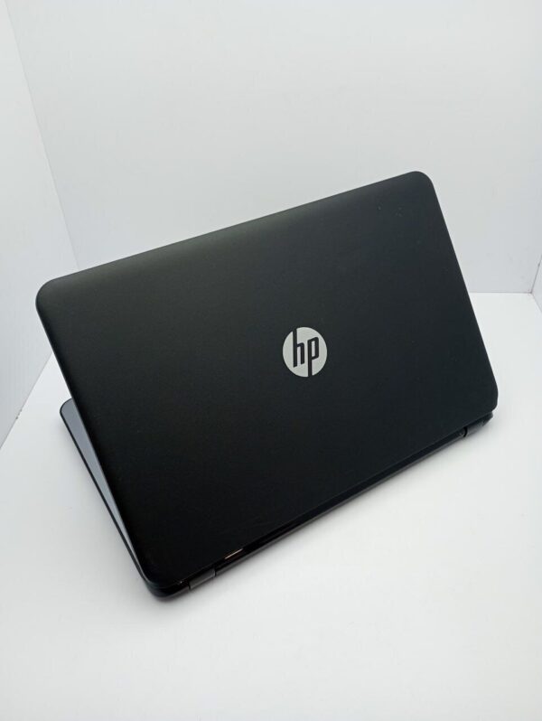Ноутбук HP 250 G3 / 15.6" (1366x768) TN / Intel Celeron N2840 (2 ядра по 2.16 - 2.58 GHz) / 4 GB DDR3 / 500 GB HDD / Intel HD Graphics / WebCam - Зображення 8