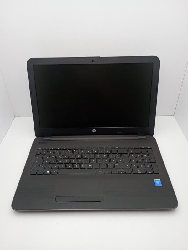 Ноутбук HP 250 G5 / 15.6" (1366x768) TN / Intel Core i3-5005U (2 (4) ядра по 2.0 GHz) / 8 GB DDR3 / 120 GB SSD / Intel HD Graphic 5500 / WebCam - Зображення 2