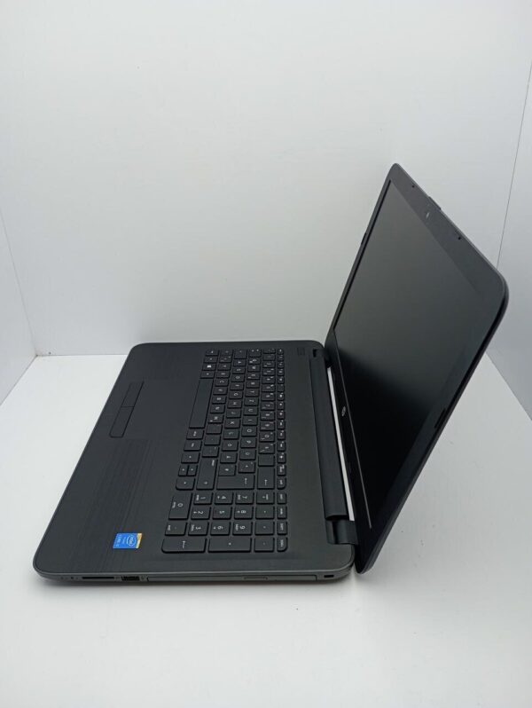 Ноутбук HP 250 G5 / 15.6" (1366x768) TN / Intel Core i3-5005U (2 (4) ядра по 2.0 GHz) / 8 GB DDR3 / 120 GB SSD / Intel HD Graphic 5500 / WebCam - Зображення 4