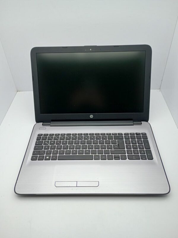 Ноутбук HP 255 G5 / 15.6" (1366x768) TN / Intel Core i3-370M (2 (4) ядра по 2.4 GHz) / 8 GB DDR3 / 500 GB HDD / Intel HD Graphics / WebCam - Зображення 2