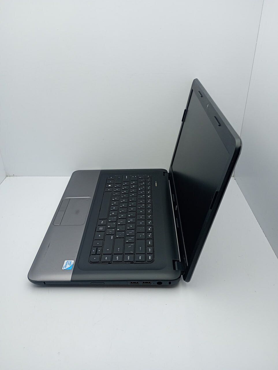 Ноутбук HP 650 / 15.6" (1366x768) TN / Intel Pentium 2020M (2 ядра по 2.4 GHz) / 6 GB DDR3 / 320 GB HDD / Intel HD Graphics 4000/ WebCam - Зображення 6
