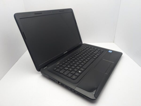 Ноутбук HP Compaq CQ58 / 15.6" (1366x768) TN / Intel Core i3-2328M (2 (4) ядра по 2.2 GHz) / 6 GB DDR3 / 750 GB HDD / Intel HD Graphics 3000 / WebCam - Зображення 3