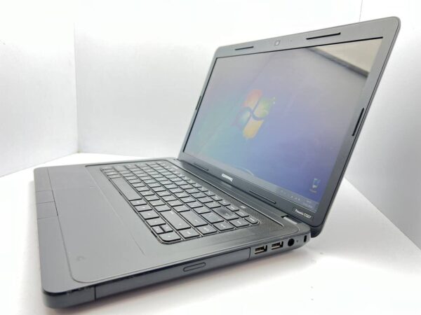 Ноутбук HP Compaq Presario CQ57 / 15.6" (1366x768) TN / Intel Core i3-2330M (2 (4) ядра по 2.2 GHz) / 6 GB DDR3 / 500 GB HDD / Intel HD Graphics 3000 / WebCam - Зображення 4
