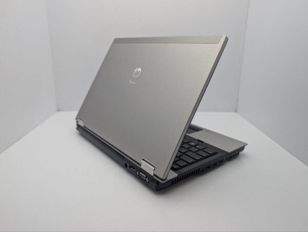 Ноутбук HP EliteBook 8440p / 14" (1366x768) TN / Intel Core i7-620M (2 (4) ядра по 2.7 - 3.3 GHz) / 6 GB DDR3 / 240 GB SSD / Intel HD Graphics / WebCam - Зображення 8