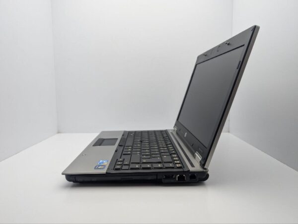 Ноутбук HP EliteBook 8440p / 14" (1366x768) TN / Intel Core i7-620M (2 (4) ядра по 2.7 - 3.3 GHz) / 6 GB DDR3 / 240 GB SSD / Intel HD Graphics / WebCam - Зображення 6