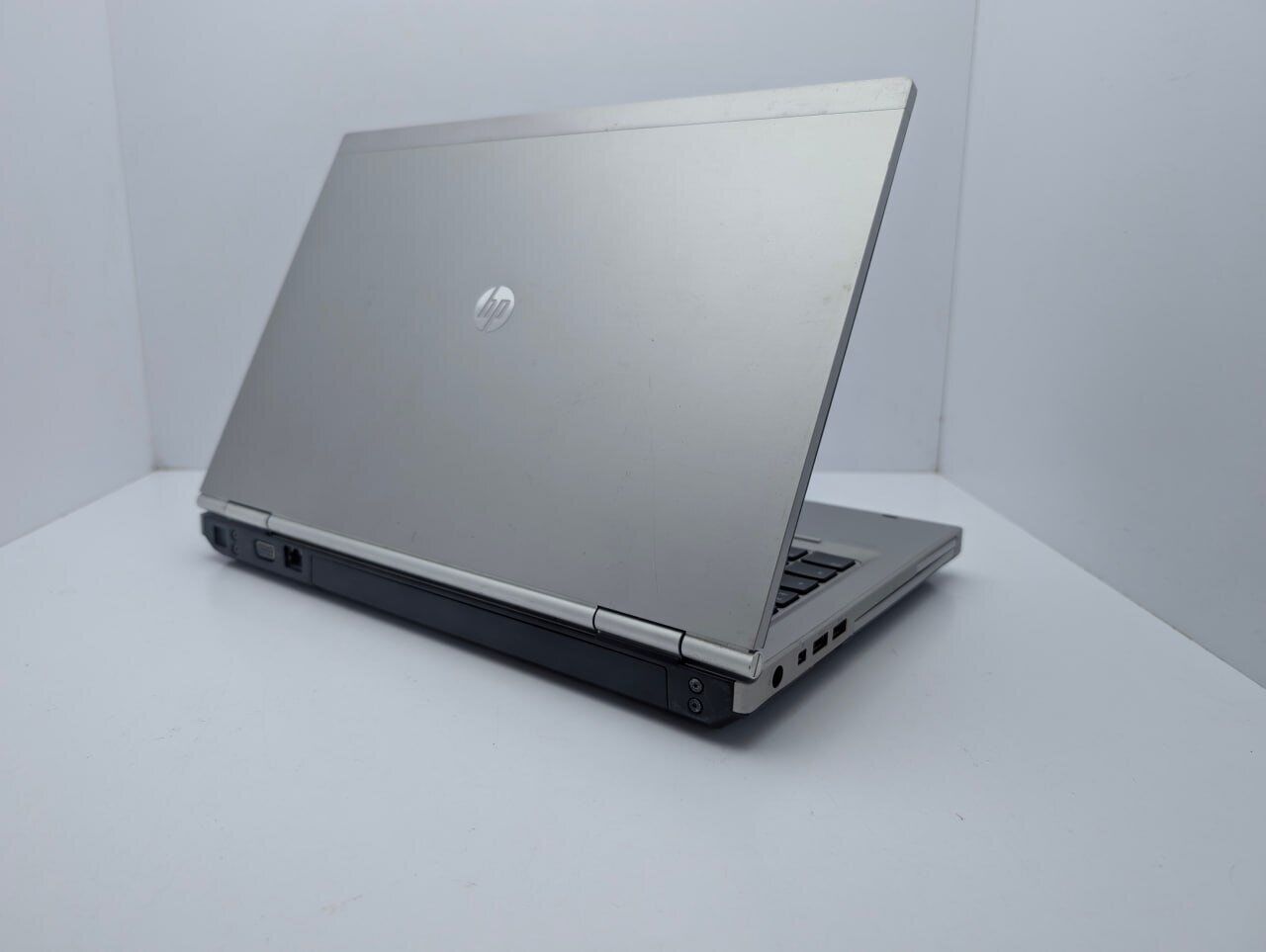 Ноутбук HP EliteBook 8460P / 14" (1600x900) TN / Intel Core i5-2520M (2 (4) ядра по 2.5 - 3.2 GHz) / 6 GB DDR3 / 128 GB SSD / Intel HD Graphics 3000 / WebCam - Зображення 7