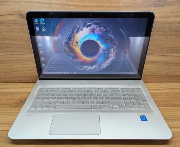 Ноутбук HP ENVY M6-ae151dx / 15.6" (1366x768) TN Touch / Intel Core i5-5200U (2 (4) ядра по 2.2 - 2.7 GHz) / 8 GB DDR3 / 240 GB SSD / Intel HD Graphics 5500 / WebCam / Windows 10 - Зображення 2