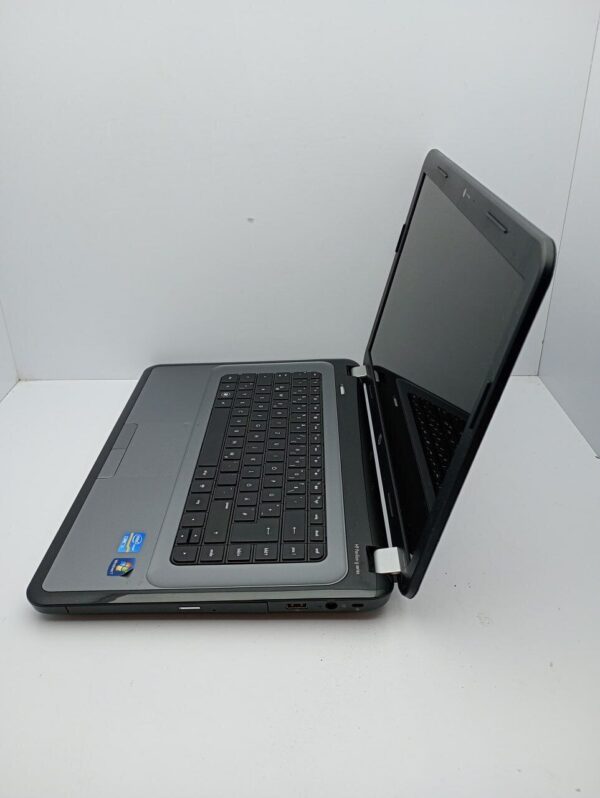 Ноутбук HP G6 1000 / 15.6" (1366x768) TN / Intel Core i3-2310M (2 ядра 4 потока по 2.10 Ghz) / 6 GB DDR3 / 500 GB HDD / AMD Radeon HD 6470M, 1 GB DDR3, 64-bit / WebCam - Зображення 4