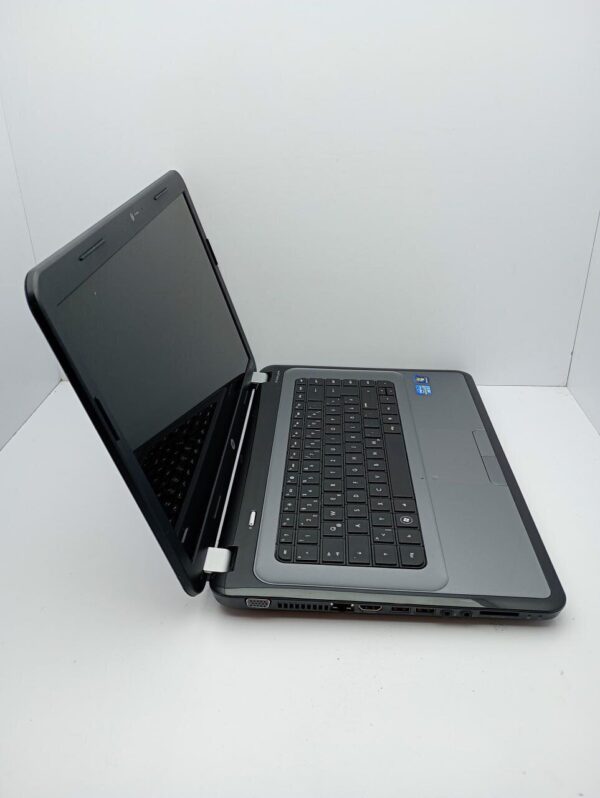 Ноутбук HP G6 1000 / 15.6" (1366x768) TN / Intel Core i3-2310M (2 ядра 4 потока по 2.10 Ghz) / 6 GB DDR3 / 500 GB HDD / AMD Radeon HD 6470M, 1 GB DDR3, 64-bit / WebCam - Зображення 3