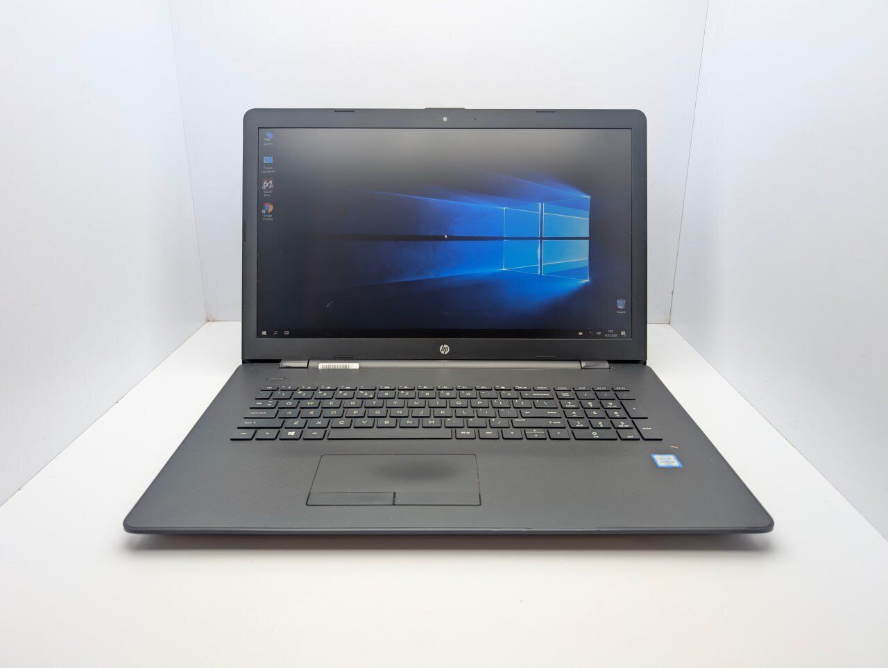 Ноутбук HP Pavilion 17-bs0xx / 17.3" (1600x900) TN / Intel Core i3-6006U (2 (4) ядра по 2.0 GHz) / 4 GB DDR3 / 240 GB SSD / Intel HD Graphics 520 / WebCam / HDMI - Зображення 2