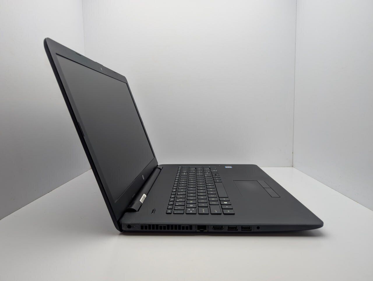 Ноутбук HP Pavilion 17-bs0xx / 17.3" (1600x900) TN / Intel Core i3-6006U (2 (4) ядра по 2.0 GHz) / 4 GB DDR3 / 240 GB SSD / Intel HD Graphics 520 / WebCam / HDMI - Зображення 5