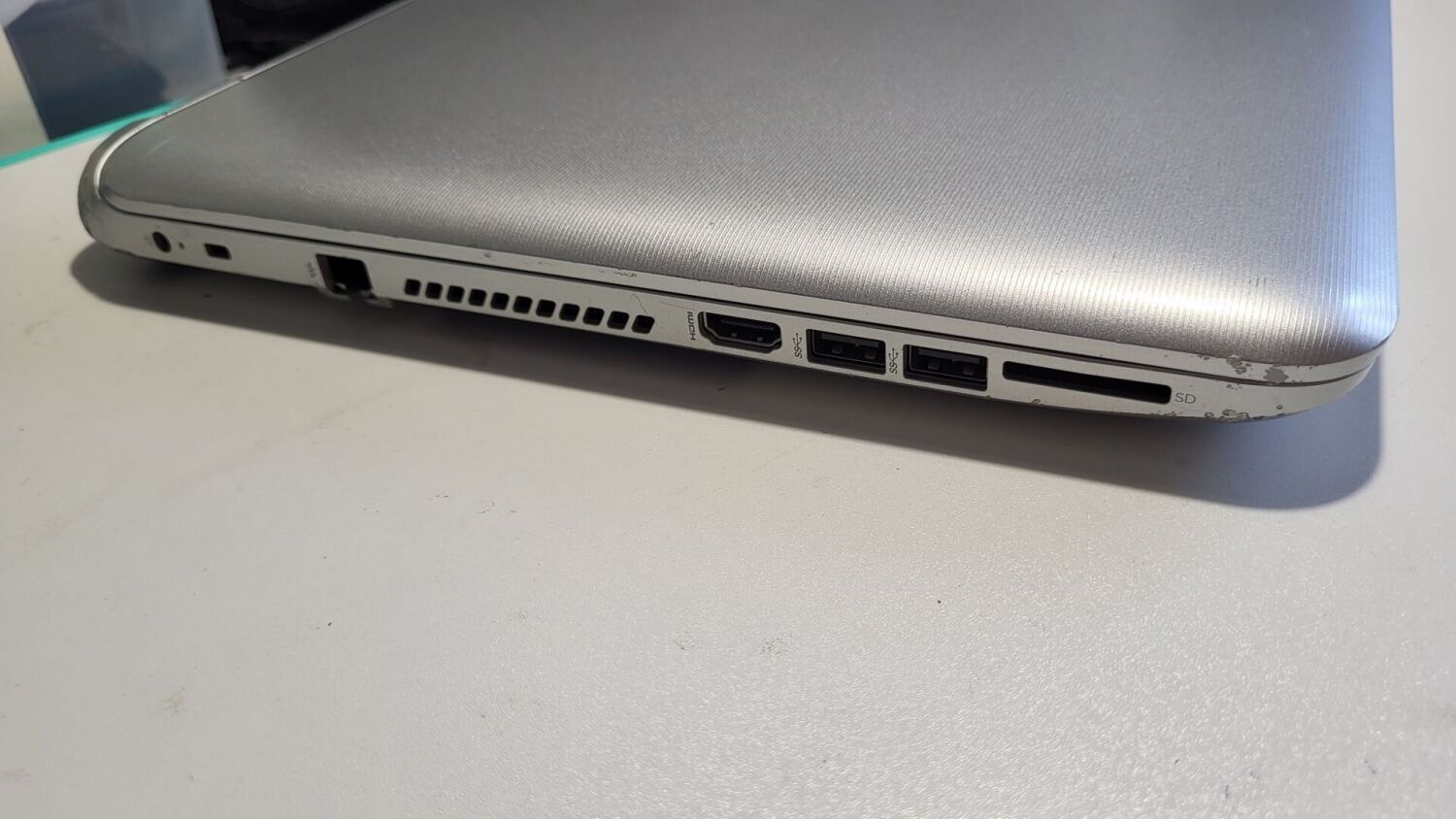 Ноутбук Б-клас HP Pavilion 17 / 17.3" (1600x900) TN / AMD A4-6210 (4 ядра по 1.8 GHz) / 8 GB DDR3 / 120 GB SSD / AMD Radeon R3 Graphics / WebCam / АКБ відсутня - Зображення 8