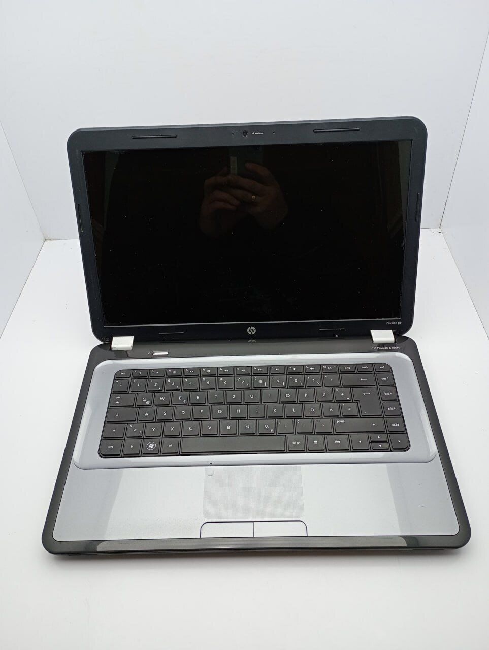 Ноутбук HP Pavilion g6-1000 / 15.6" (1366x768) TN / AMD A4-3300M (2 ядра по 1.9 - 2.5 GHz) / 6 GB DDR3 / 320 GB HDD / AMD Radeon HD 6480G / WebCam - Зображення 2