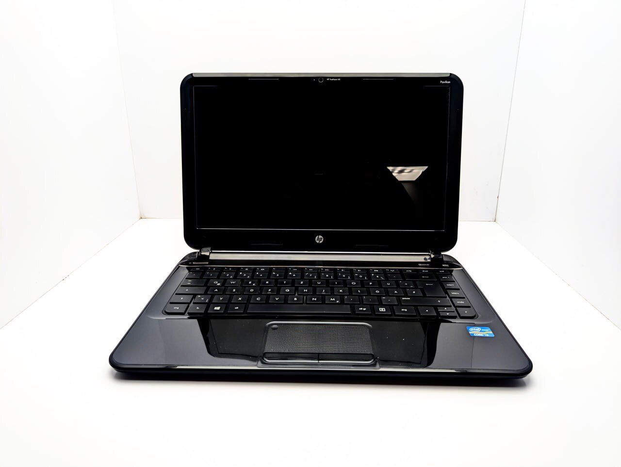 Ноутбук HP Pavilion SleekBook 14 / 14" (1366x768) TN / Intel Core i3-3217U (2 (4) ядра по 1.8 GHz) / 6 GB DDR3 / 240 GB SSD / Intel HD Graphics 4000 / WebCam - Зображення 2